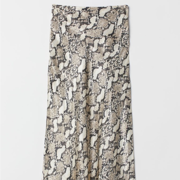 H&M Midi Skirt, Snake Print, Size 2, NWOT 🐍 - Picture 3 of 7